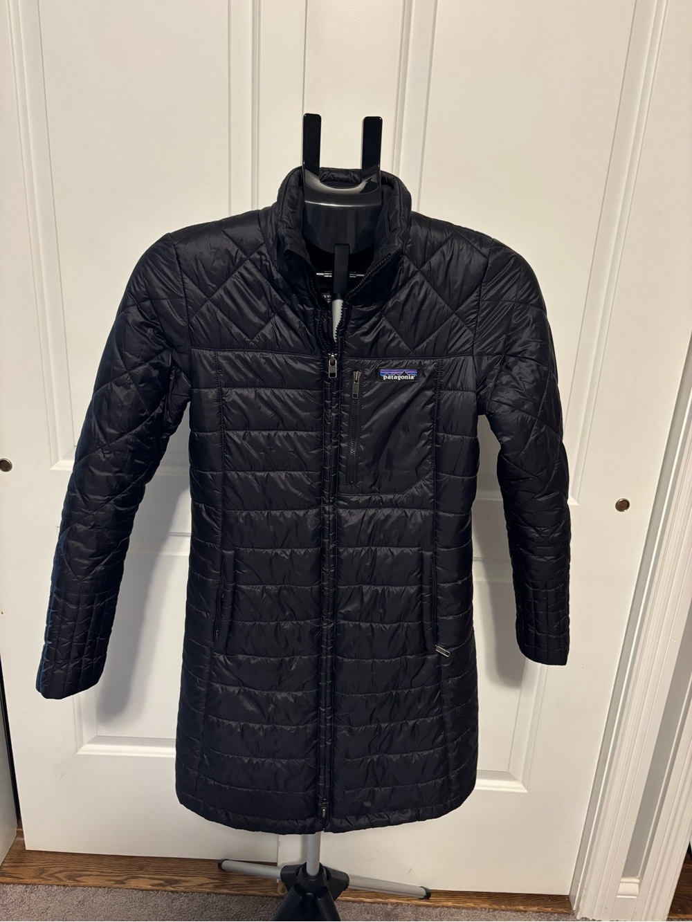 Patagonia women’s Black Insulated Long Puffer Jacket